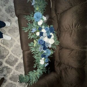 Elegant Blue and White Floral Garland